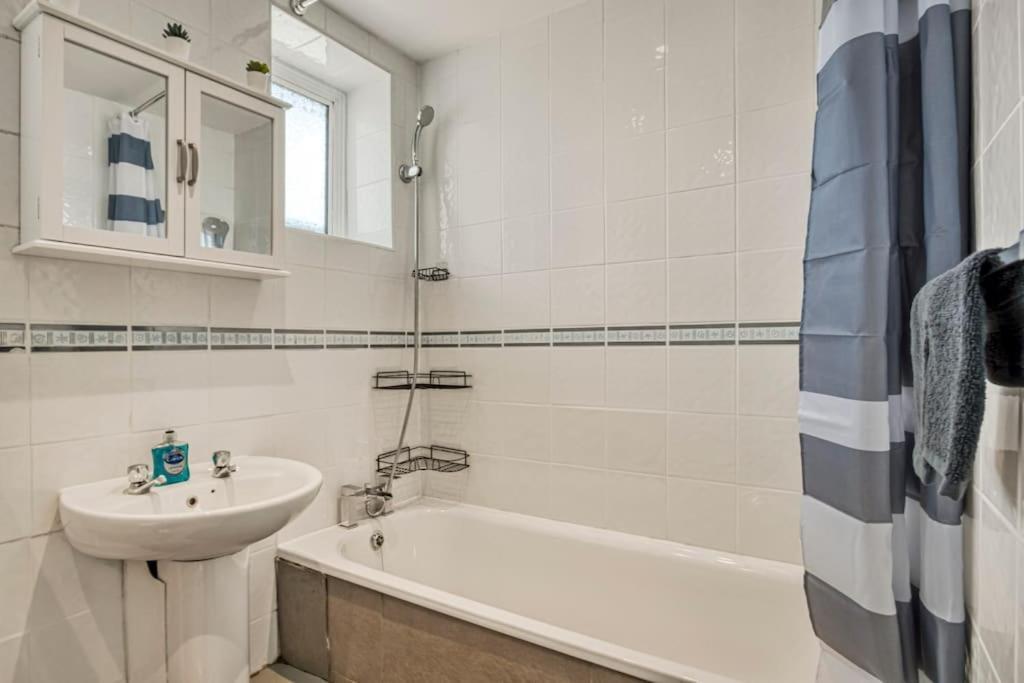 Lovely 3-Bed Clapham Common London Bagian luar foto