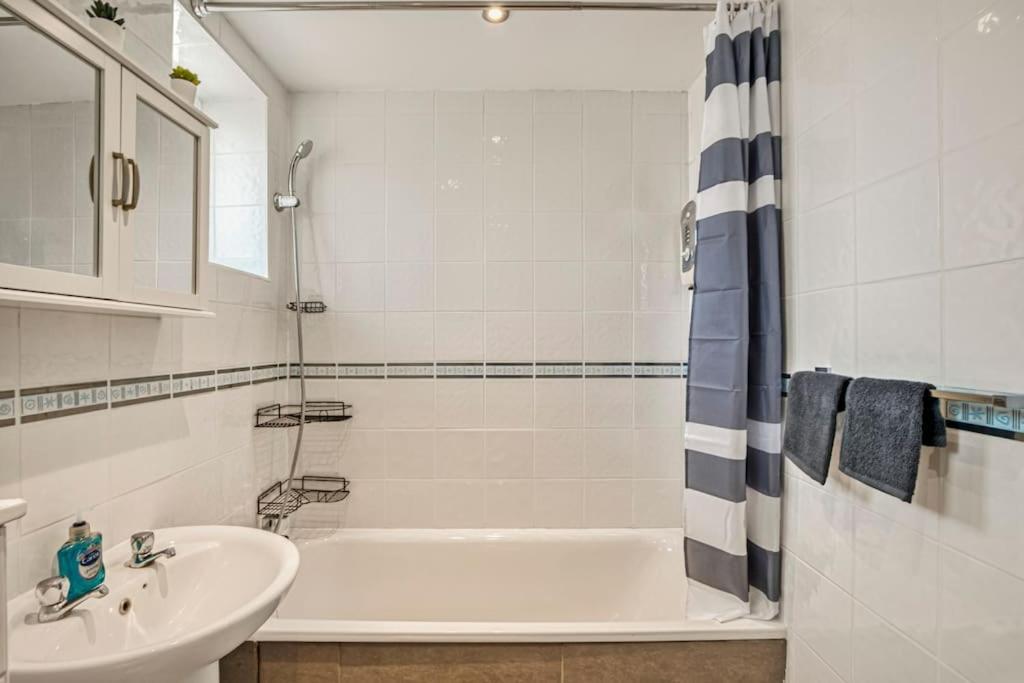 Lovely 3-Bed Clapham Common London Bagian luar foto